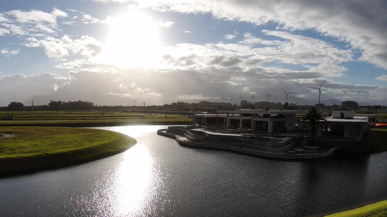 ROYAL LAKE — foto principal